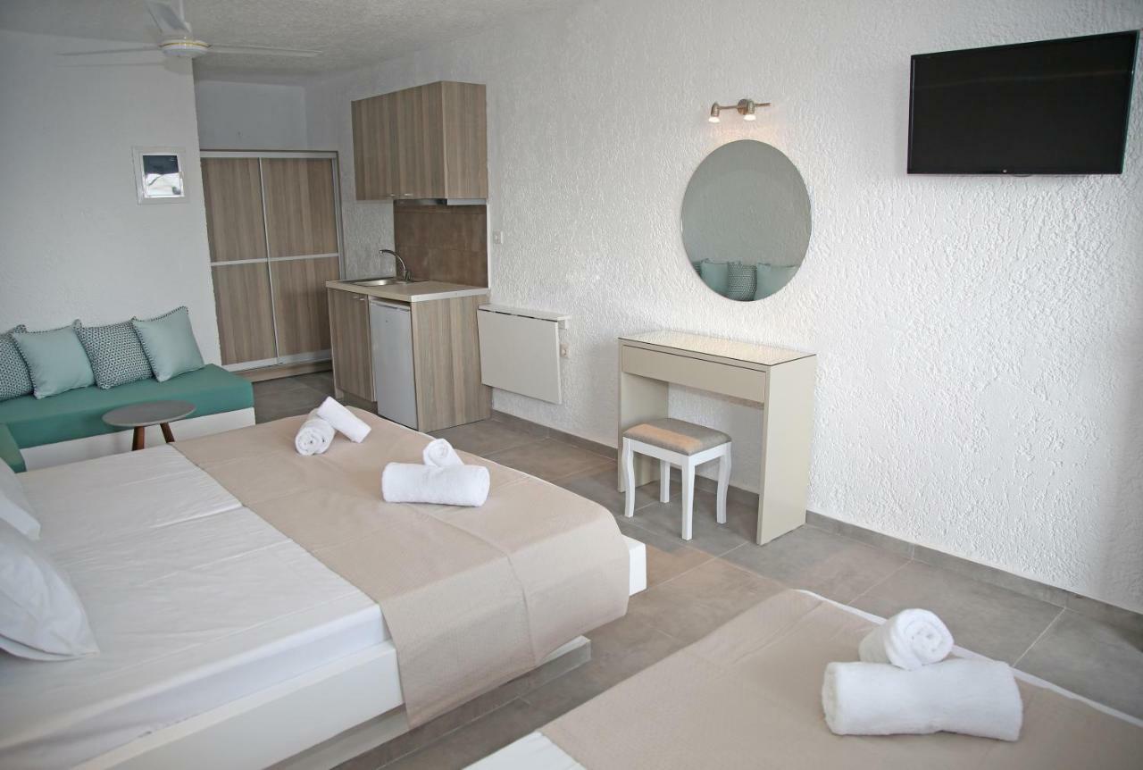 Blue Ocean Apartments Makrýgialos Eksteriør billede